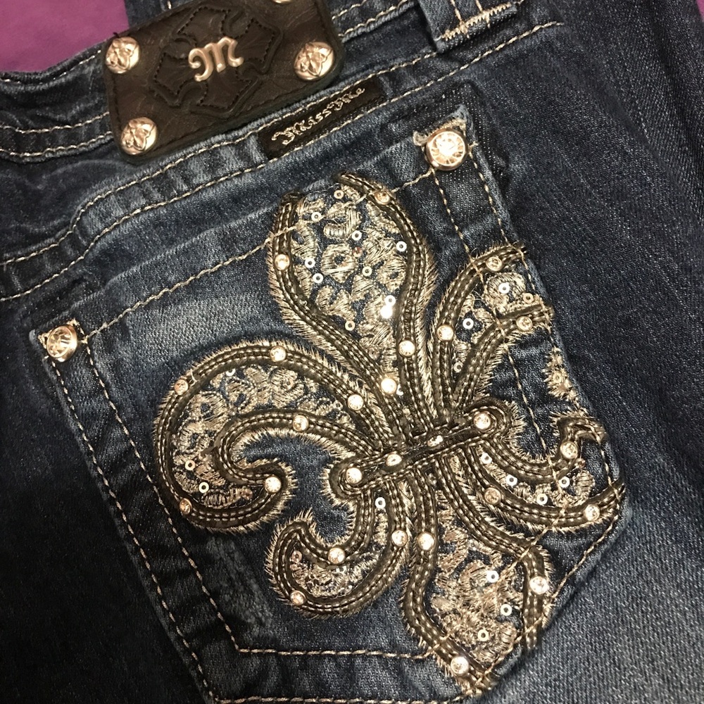 Women’s Low Rise Boot Cut Miss Me Jeans, Size 30